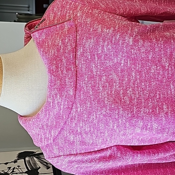 CHICO'S 1 NWT Light weight top.‎ Envelope zipper. Beautiful pink 💗Size (8-10) - Picture 2 of 14